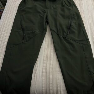 Men's Green Outdoor/hiking insulated Pants.